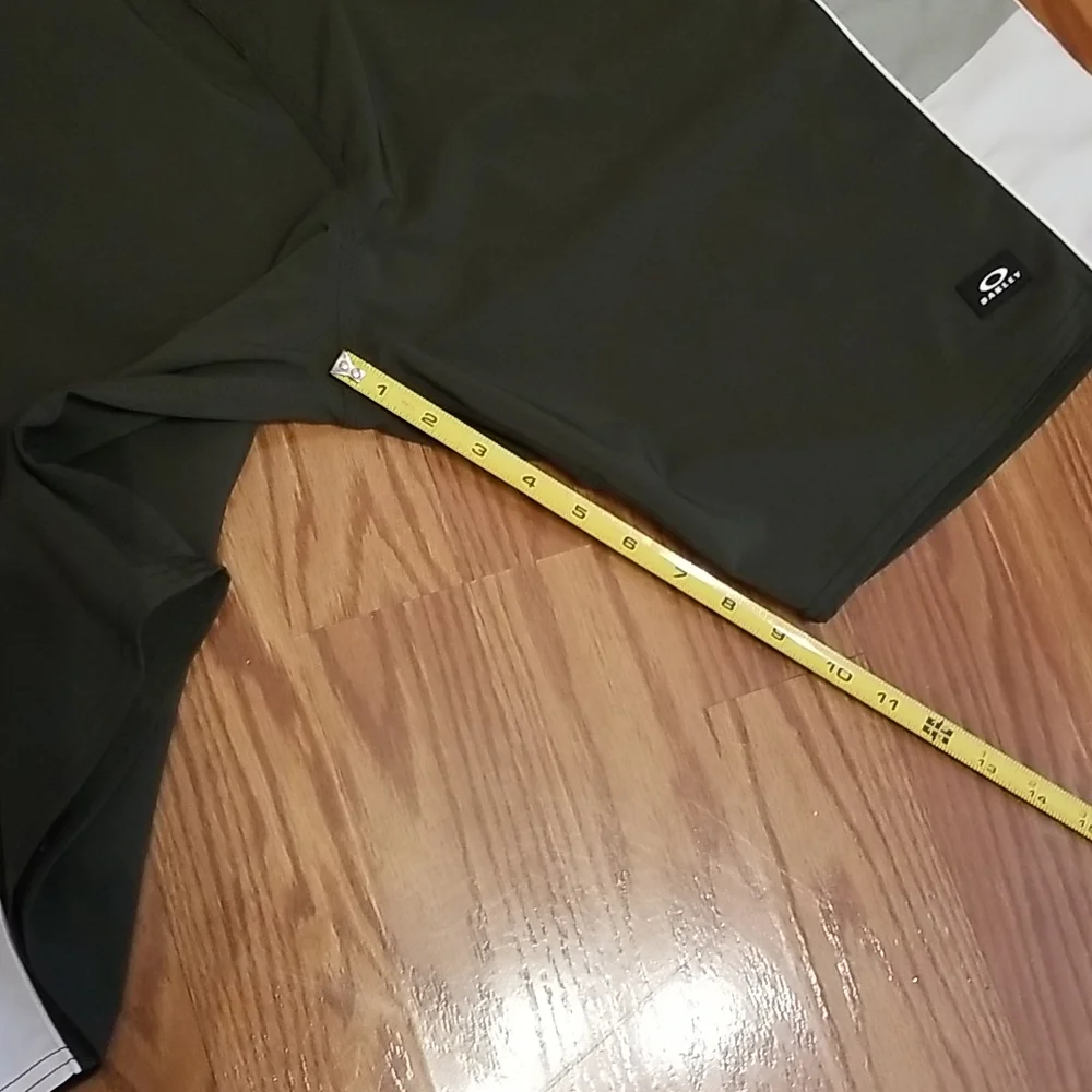 Oakley broadshorts‎ size 40